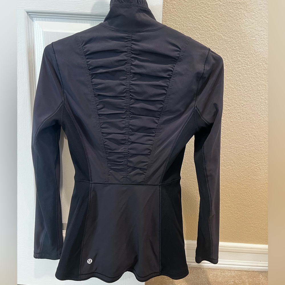 Lululemon jacket - Picture 3 of 4